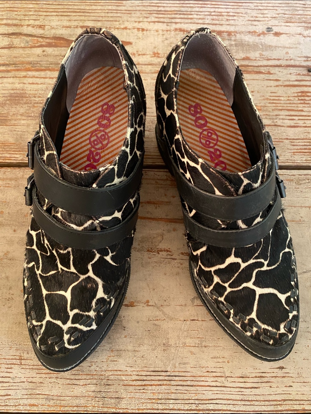 80/20 Black and Cream Giraffe-Print Fur Leather Strap Loafers - Picture 2 of 12